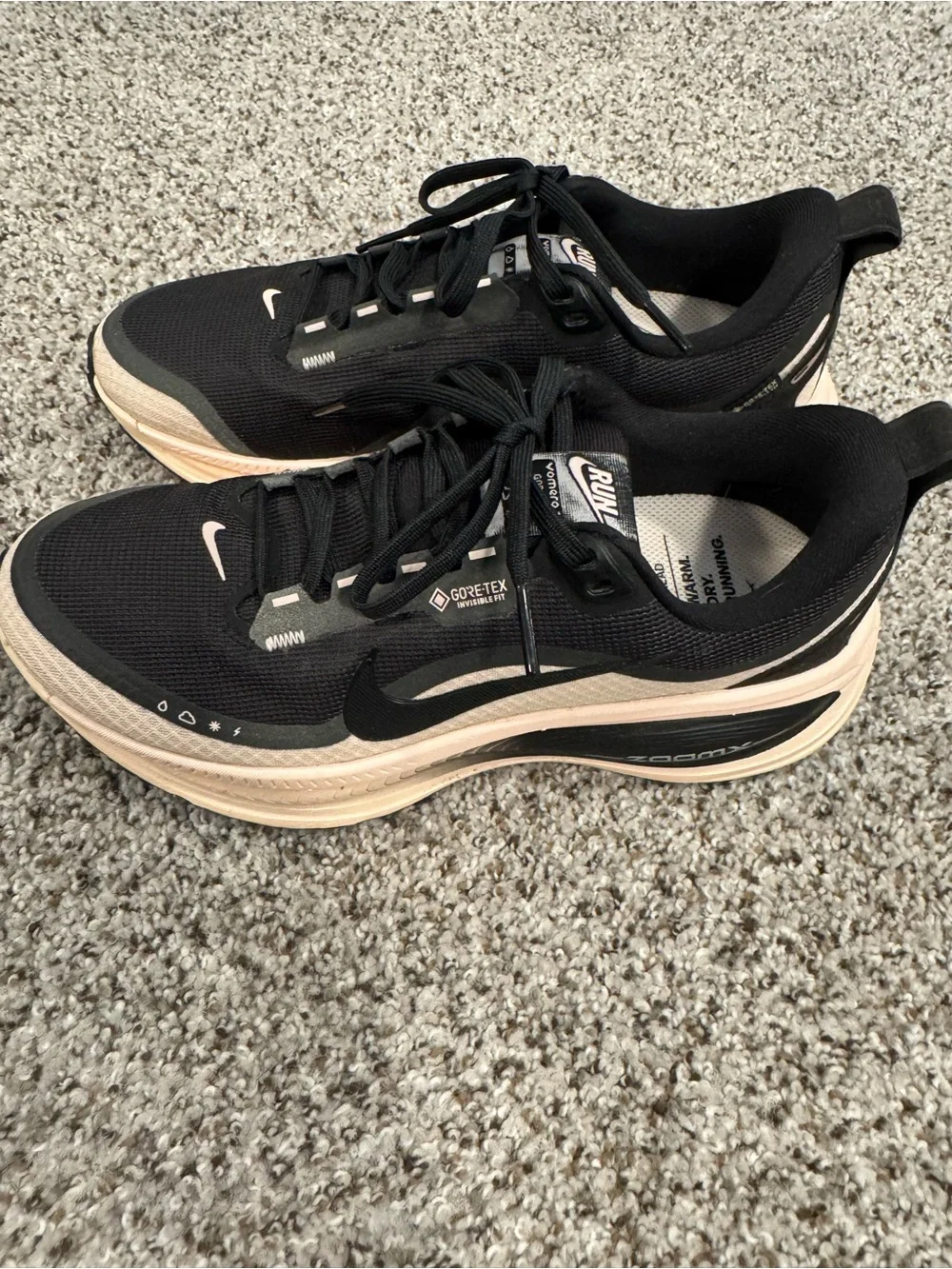 Nike Women's Black and light light pink Running Shoes with Gore‑Tex